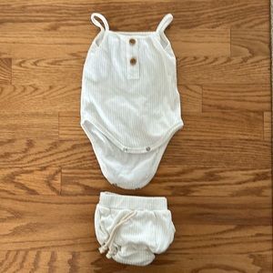 Vignette 2-Piece Set